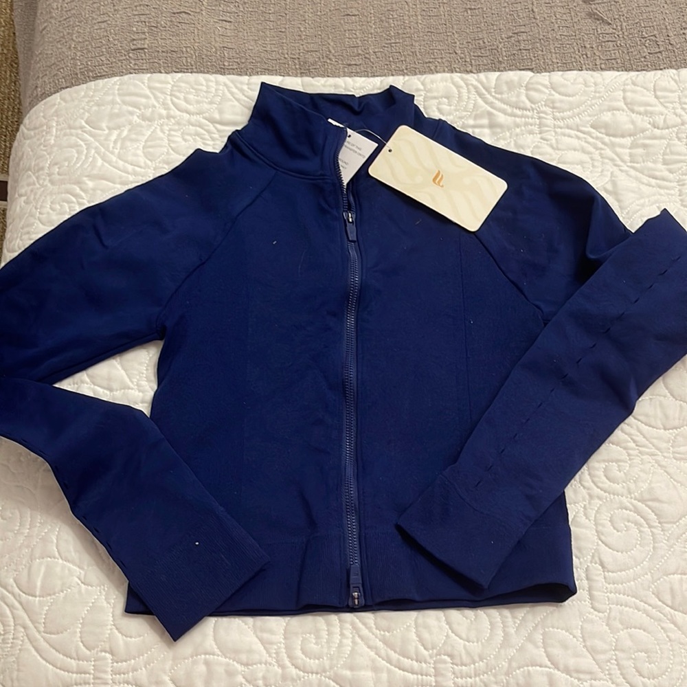 NWT Fabletics navy blue cropped zip-up size small